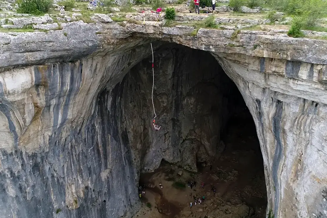 Бънджи скок пещера Проходна