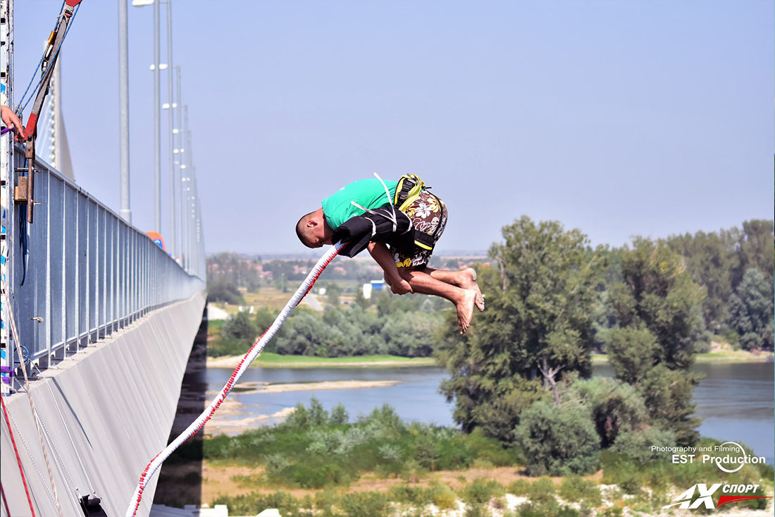 Скачане с бънджи Дунав Мост 2