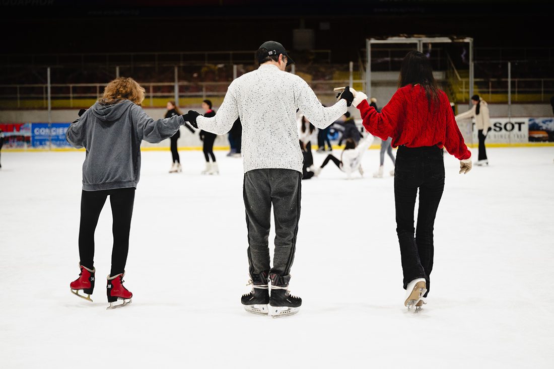 Урок по зимни кънки на лед