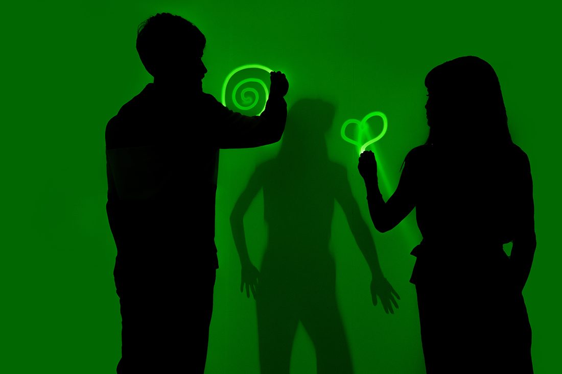 Забавлявай се