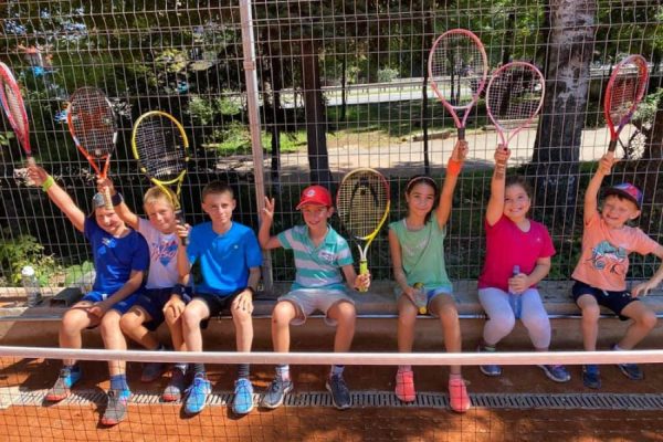 Летен детски тенис лагер