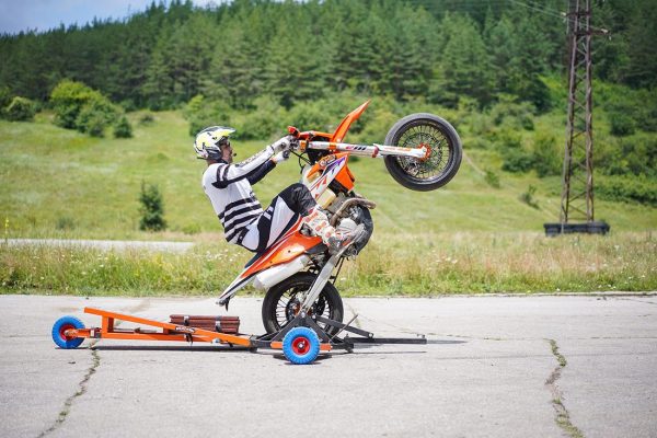 Ендуро мотори на задна гума
