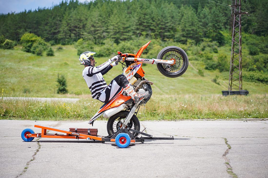 Ендуро мотори на задна гума