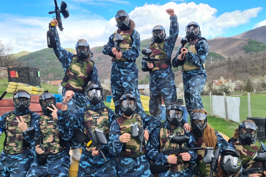 Пейнтбол край Правец