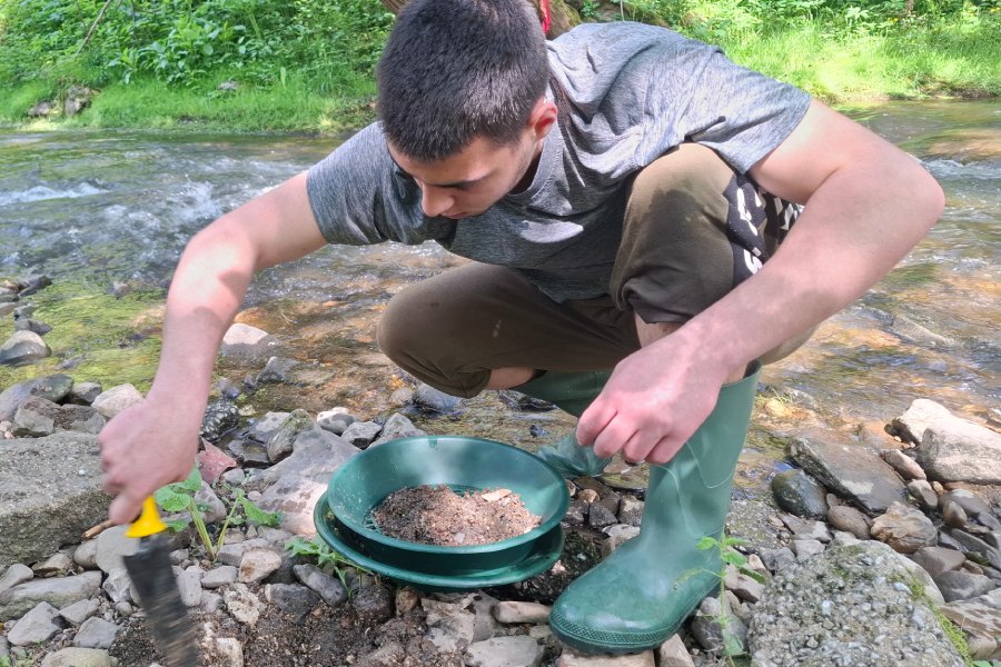 Намери самородно злато