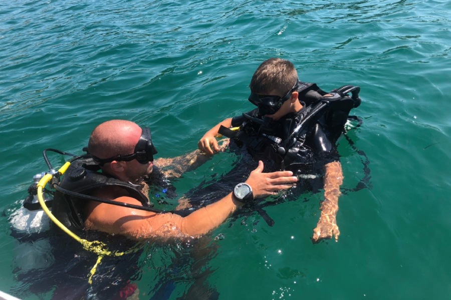 Гмуркане с инструктор