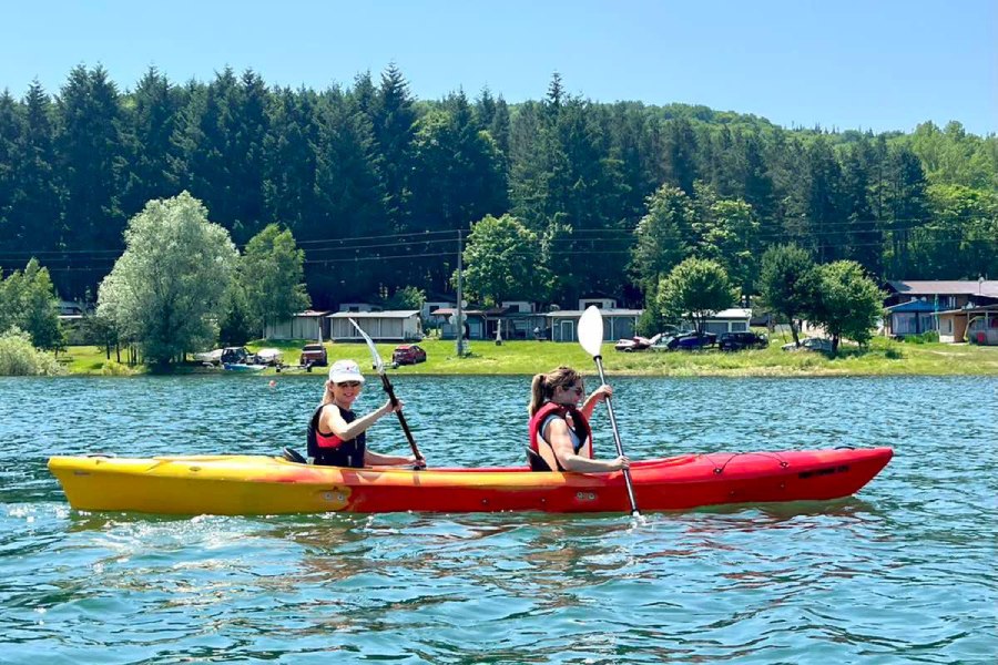 Едноместен или двуместен каяк