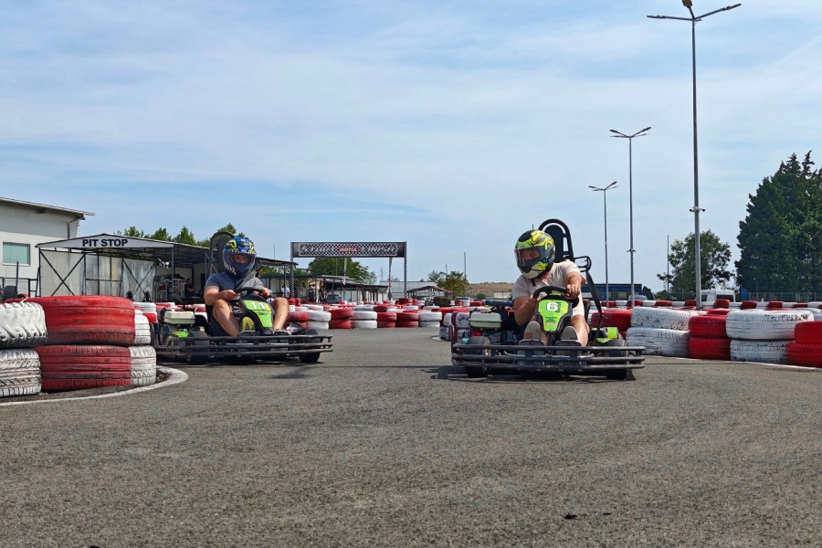 Натисни газта