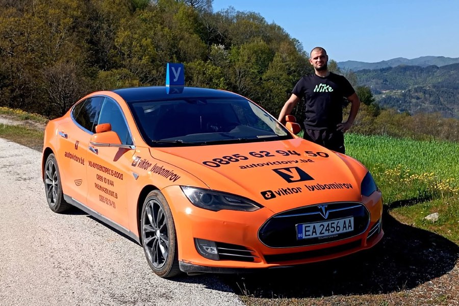 Шофьорски курс с Tesla