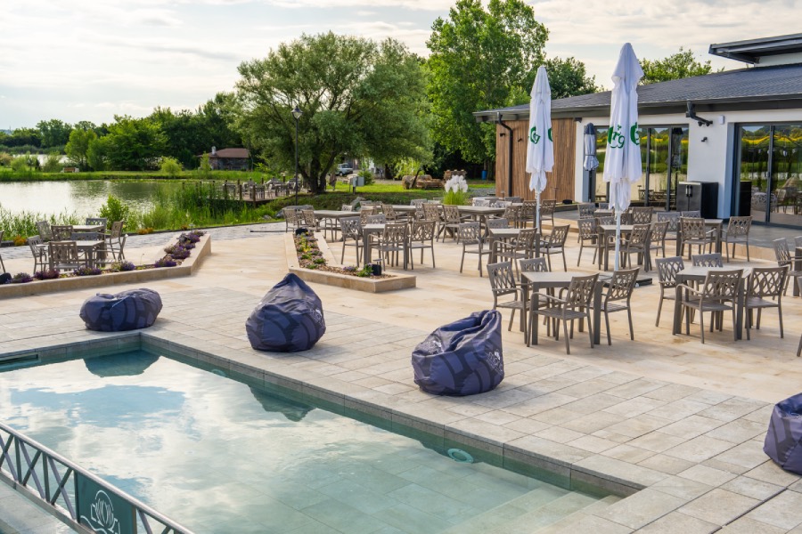 Басейни и джакузи